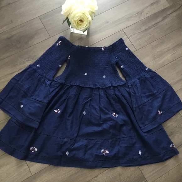 Free People Bell Sleeve Off Shoulder Dress NWOT - Picture 5 of 6